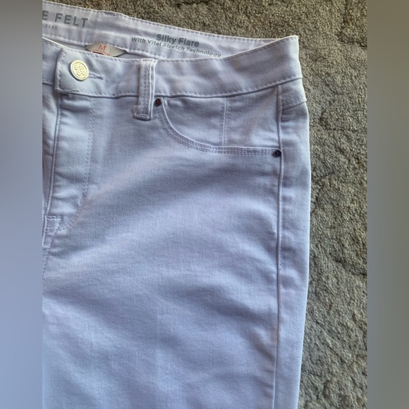VGUC LAURIE FELT LOS ANGELES SILKY FLARE WHITE STRETCH JEANS IN SIZE M/US SIZE 8 - Picture 10 of 15